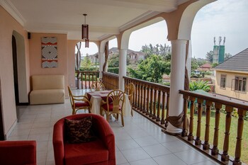 ezra boutique villa