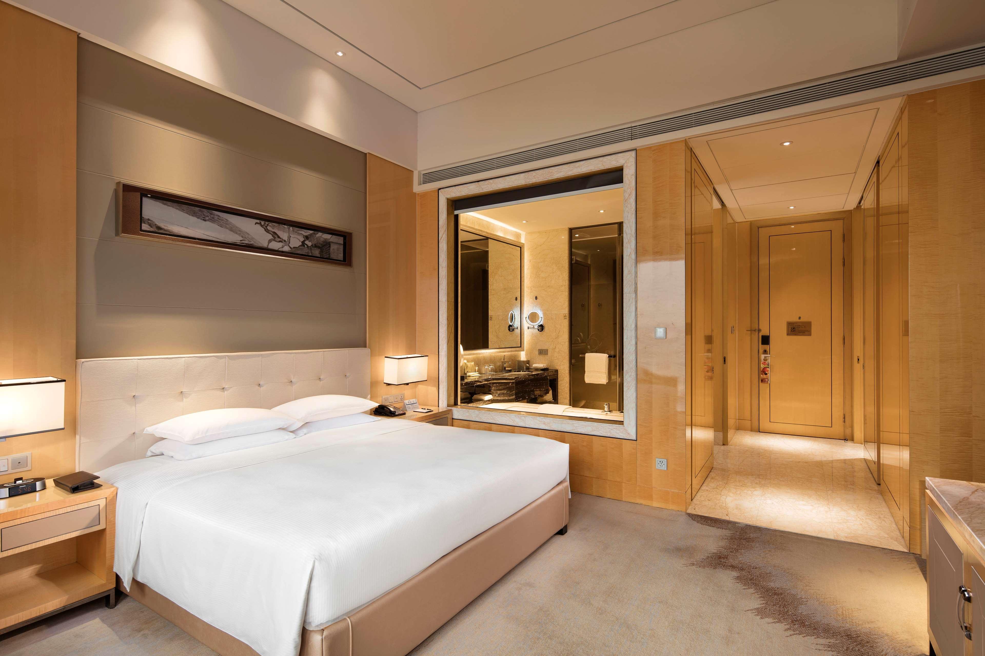 hilton dalian