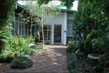 Marnicus Bandb,72 Goosen Street Odendaalsrus 9480 Free State,0 star