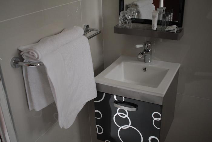 triple palms bed and breakfast