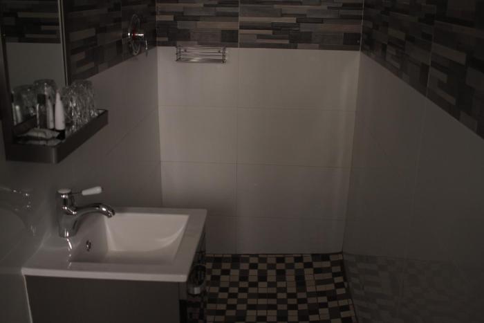 triple palms bed and breakfast