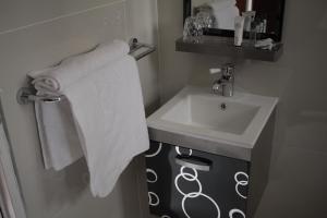 triple palms bed and breakfast