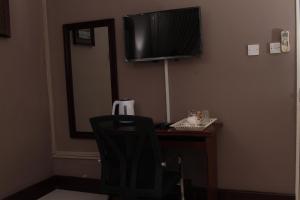 triple palms bed and breakfast