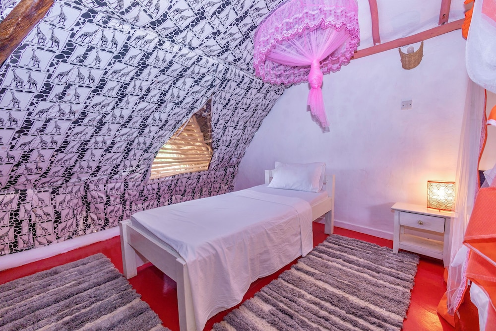 villa dora and holly