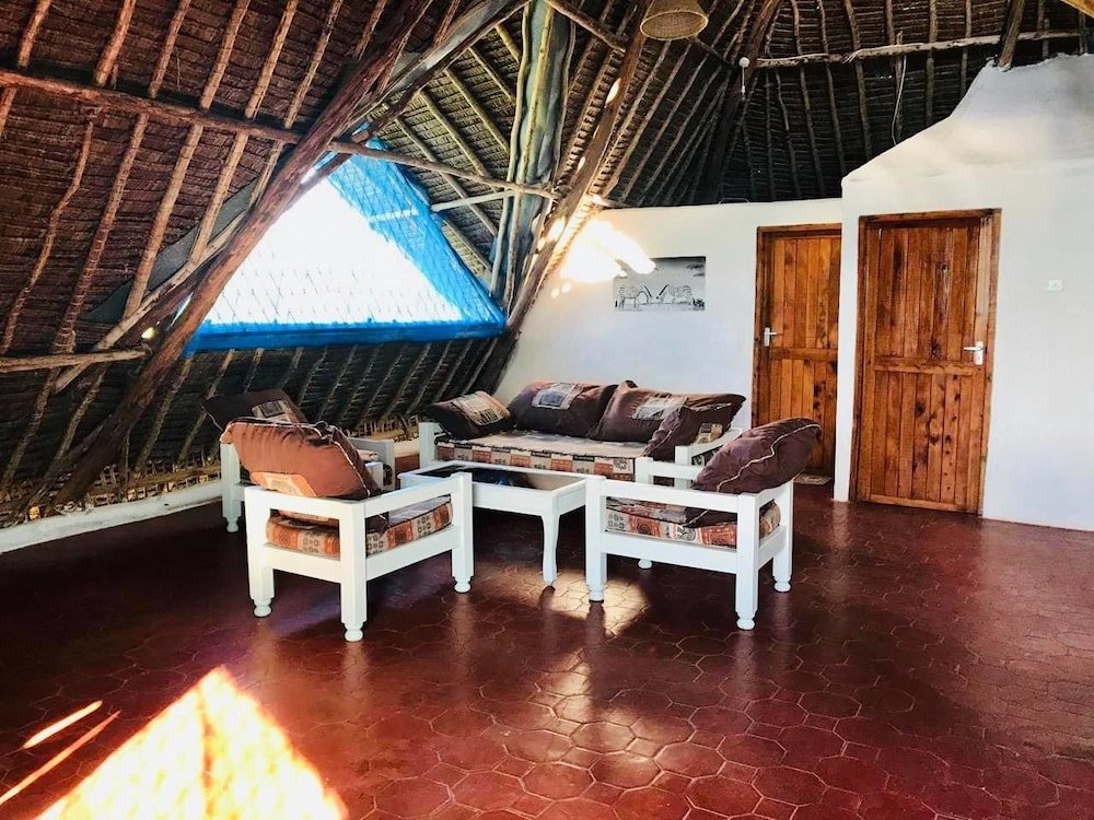 villa dora and holly