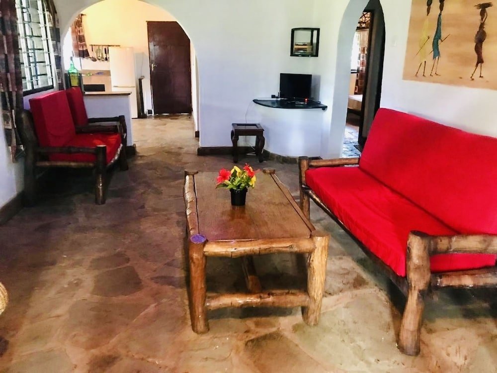 villa dora and holly