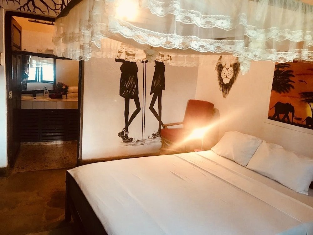 villa dora and holly