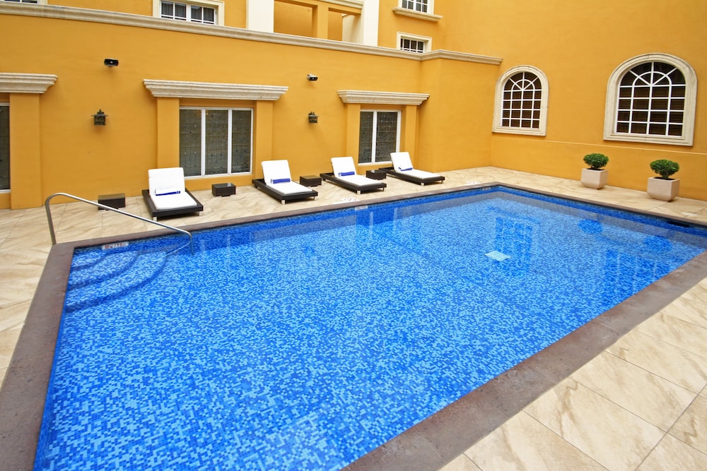 holiday inn monclova by ihg