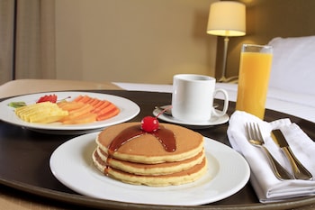 holiday inn monclova by ihg