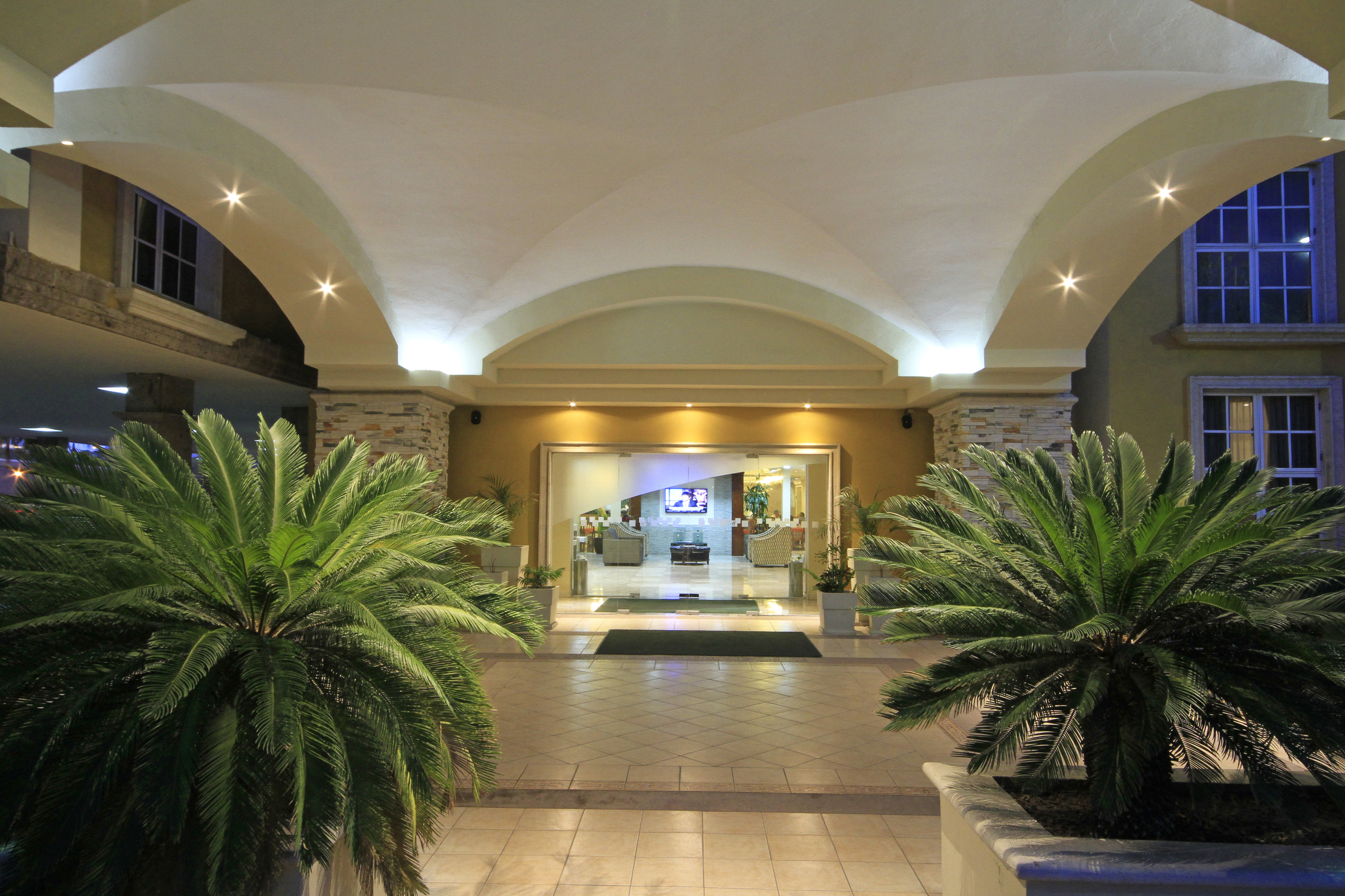 holiday inn monclova by ihg