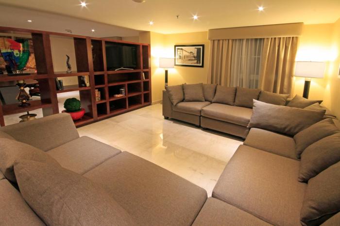 holiday inn monclova by ihg