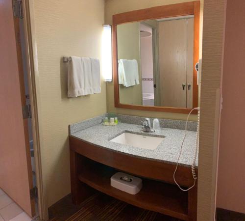 holiday inn monclova by ihg