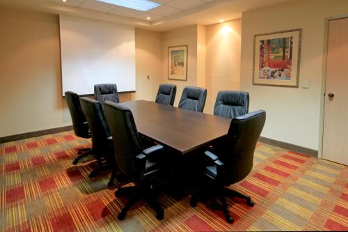 holiday inn monclova by ihg