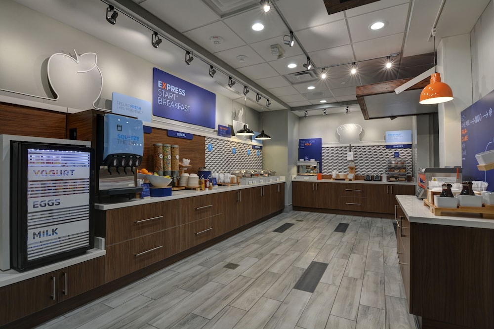 holiday inn express and suites greenville taylors