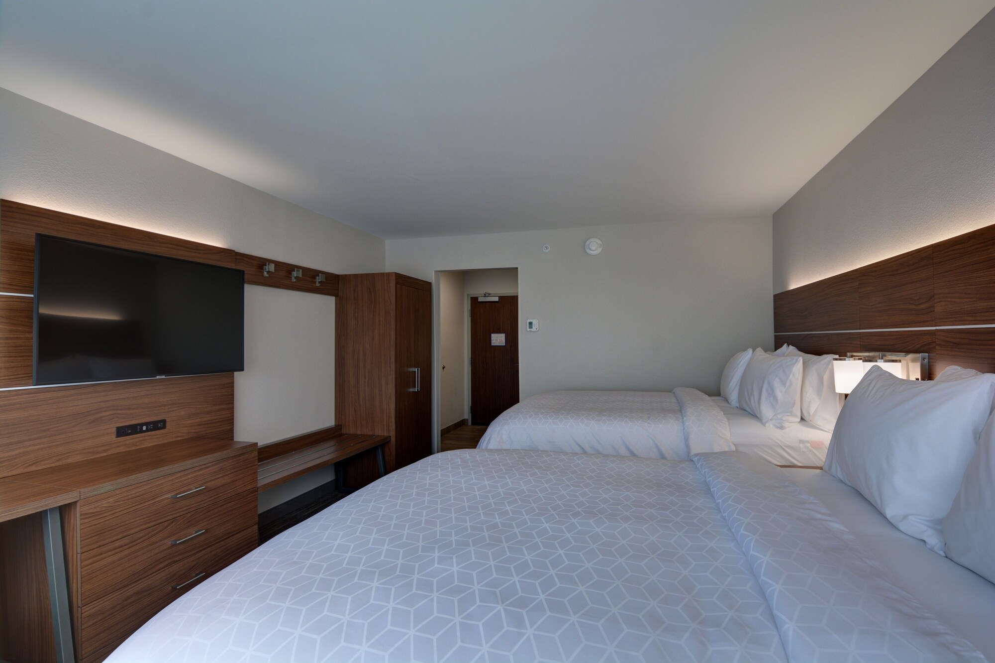 holiday inn express and suites greenville taylors