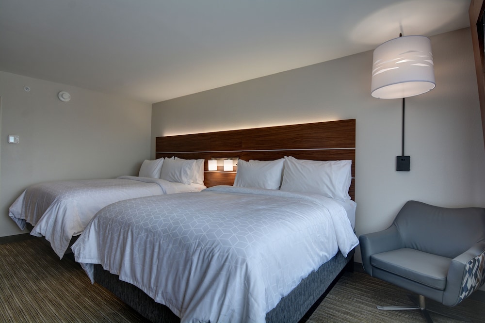 holiday inn express and suites greenville taylors