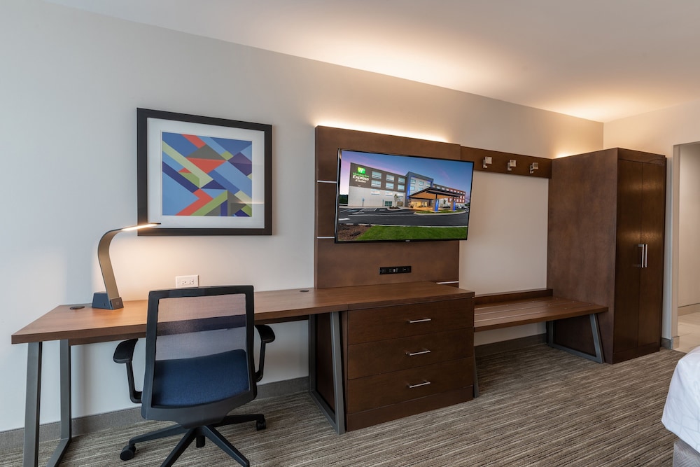 holiday inn express and suites greenville taylors