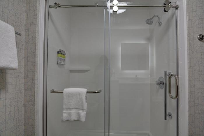 holiday inn express and suites greenville taylors