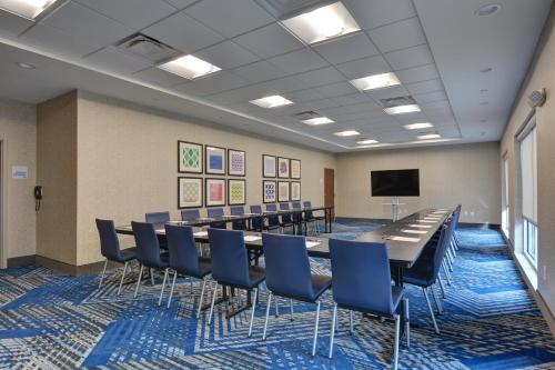 holiday inn express and suites greenville taylors