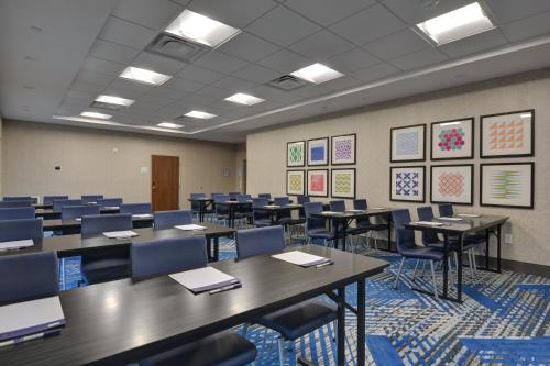 holiday inn express and suites greenville taylors