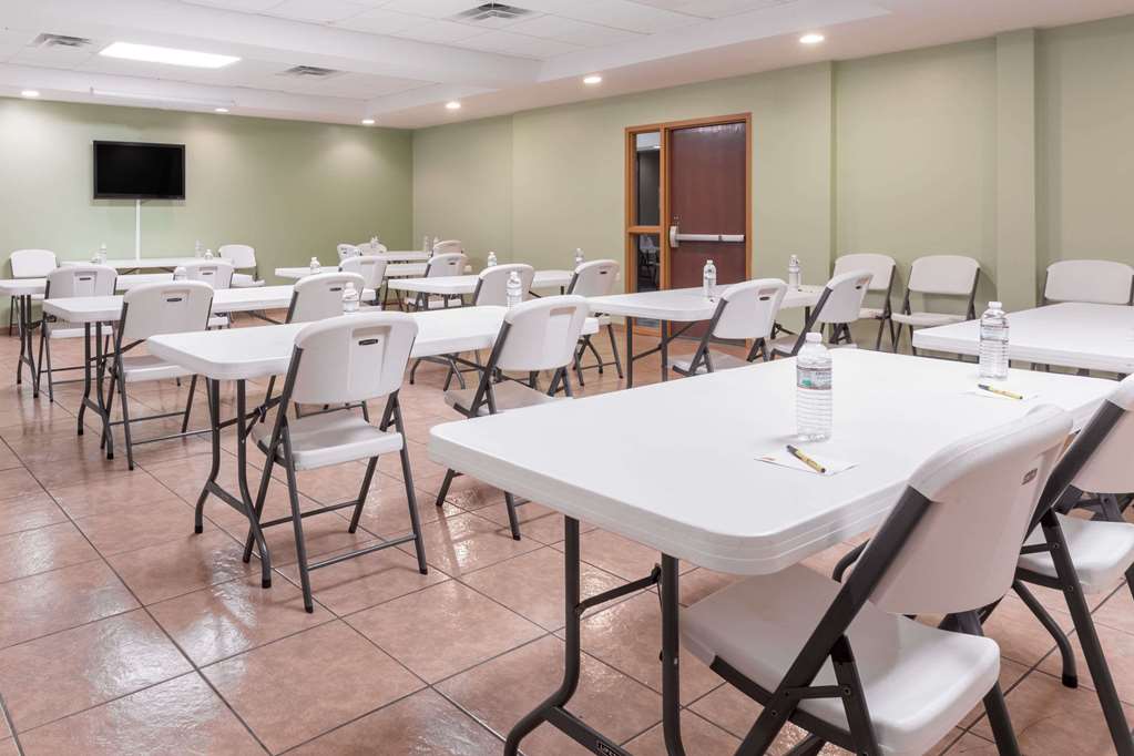 super 8 by wyndham rainsville