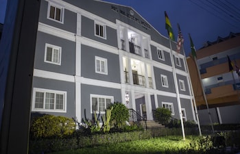 his majestys hotel and apartments