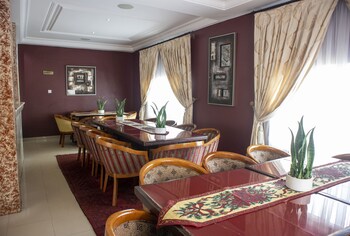 his majestys hotel and apartments