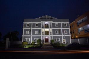 his majestys hotel and apartments