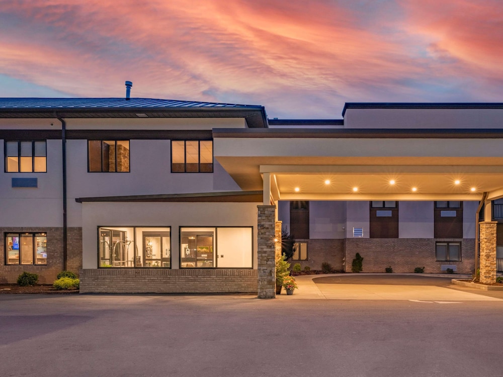 the cranberry ascend hotel collection