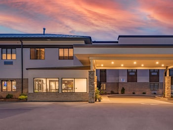 the cranberry ascend hotel collection