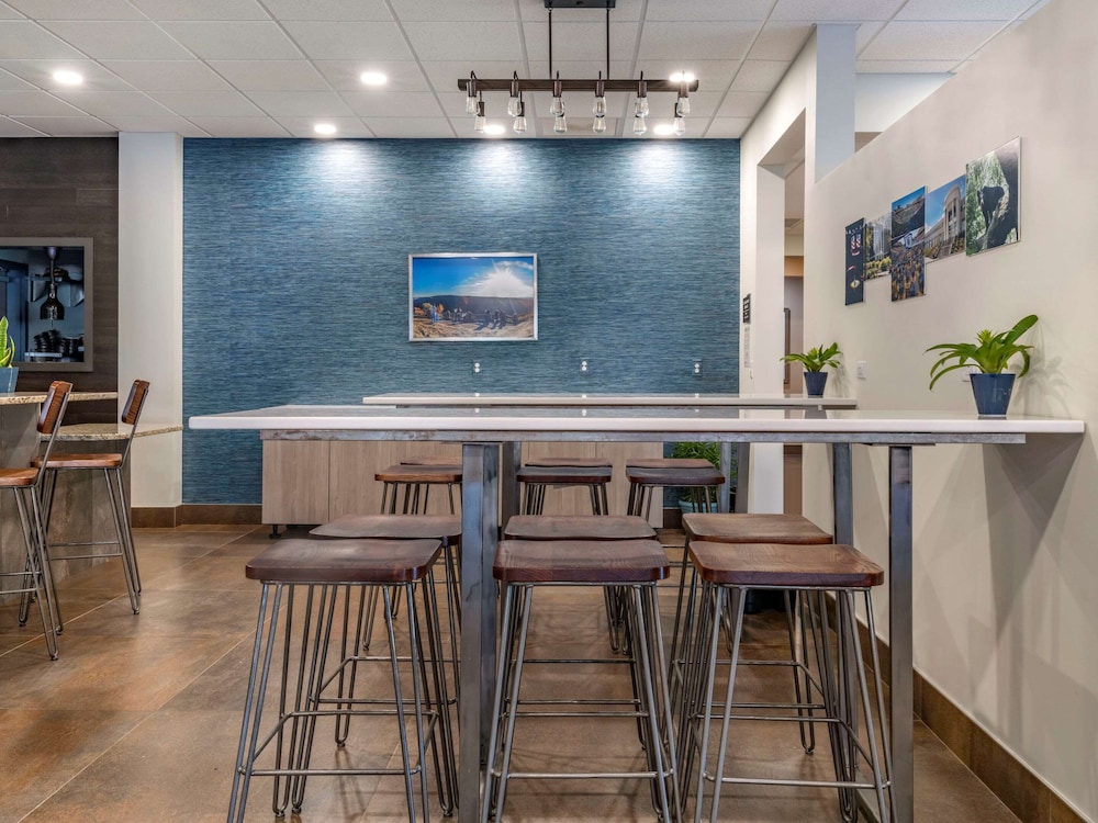 the cranberry ascend hotel collection