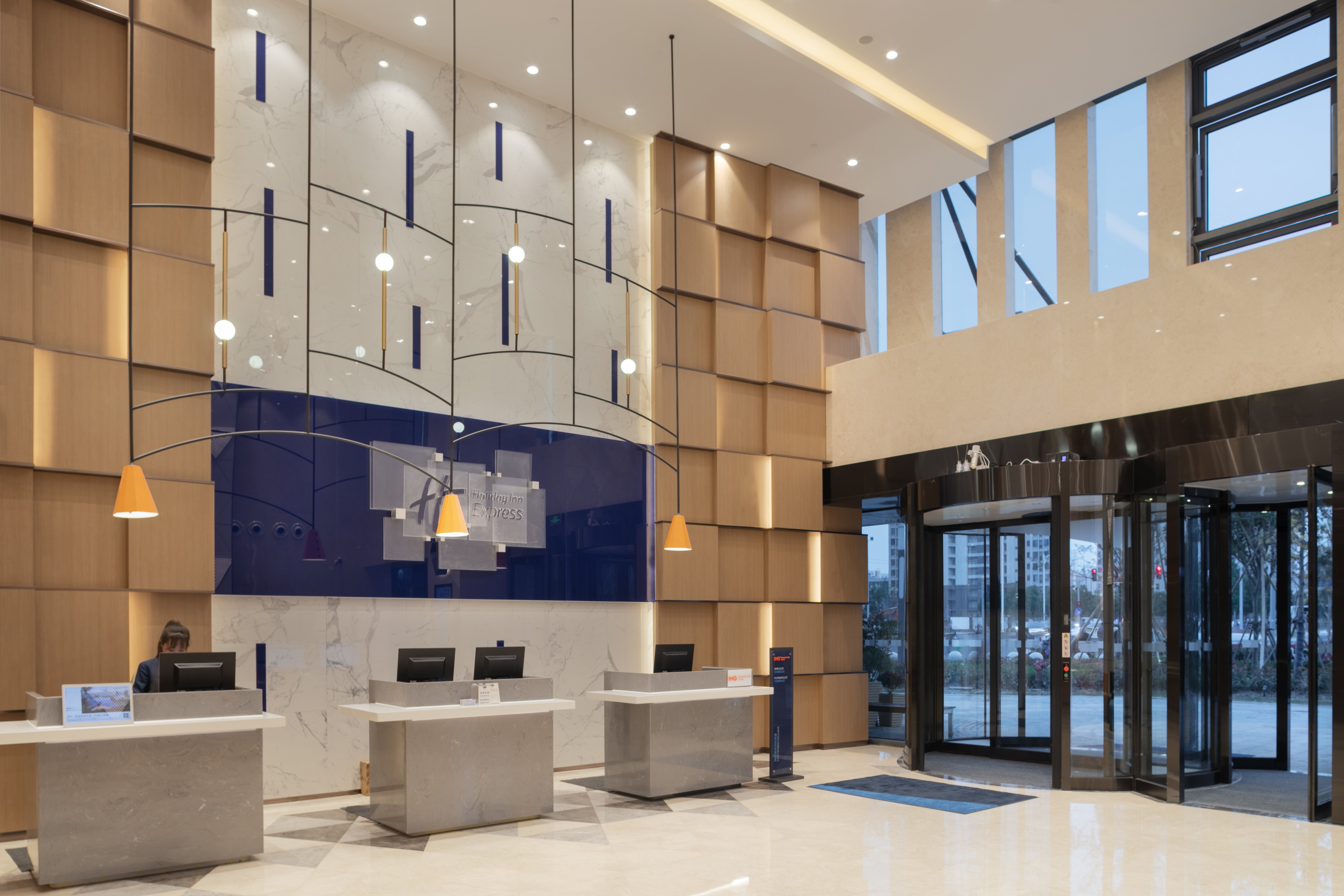 holiday inn express shanghai huijin an ihg hotel