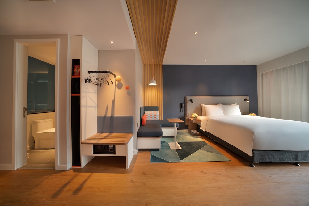 holiday inn express shanghai huijin an ihg hotel