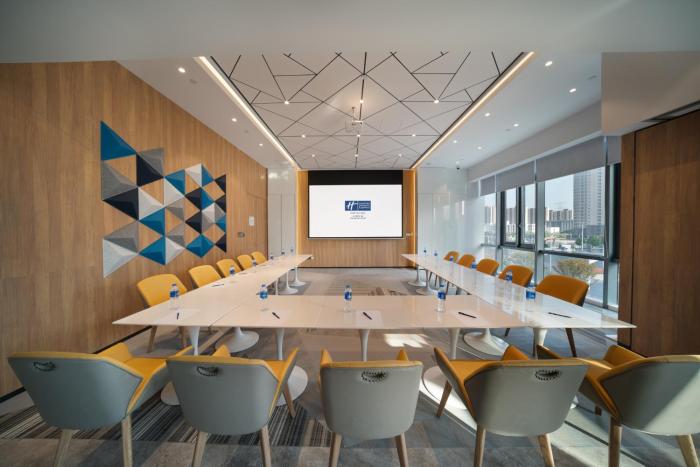 holiday inn express shanghai huijin an ihg hotel