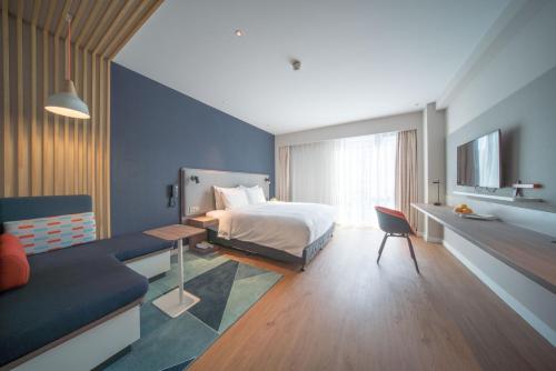 holiday inn express shanghai huijin an ihg hotel