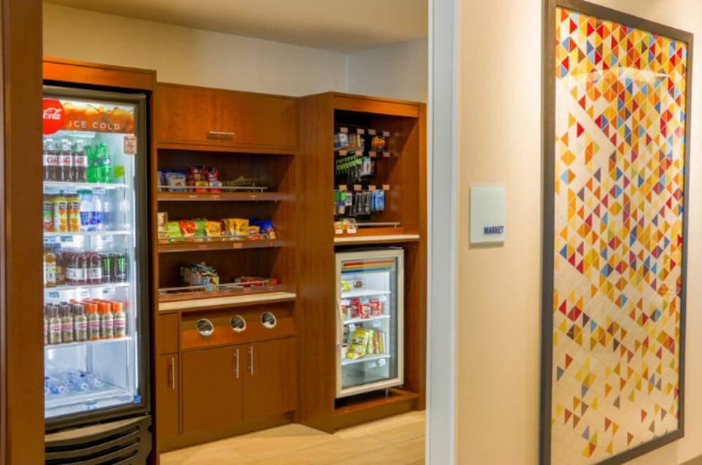 holiday inn express and suites detroit north rosev