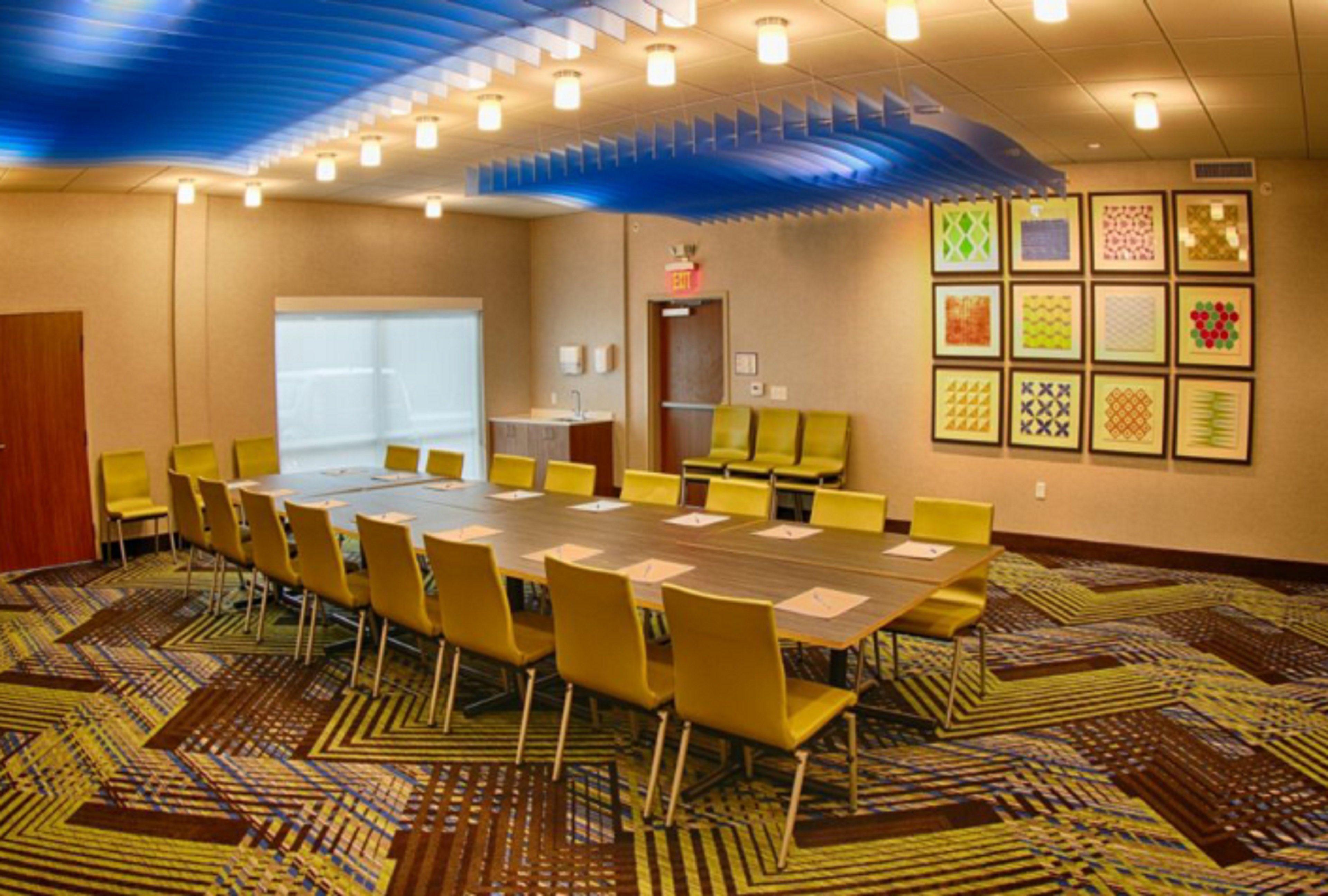 holiday inn express and suites detroit north rosev