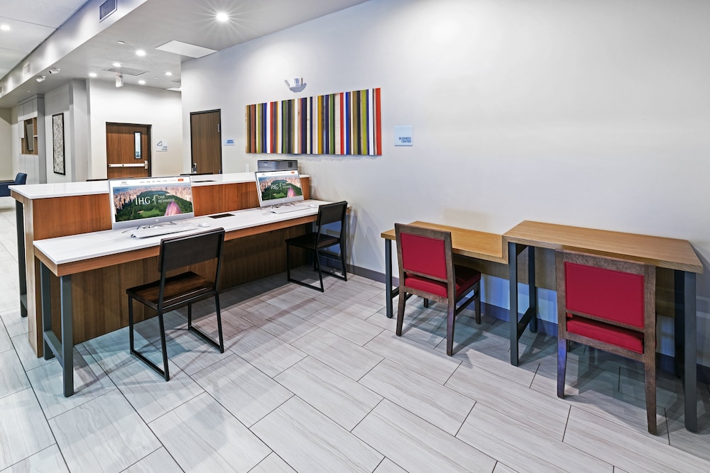 holiday inn express and suites houston n downtown