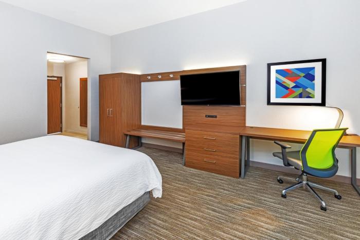 holiday inn express and suites houston n downtown