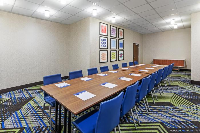 holiday inn express and suites houston n downtown