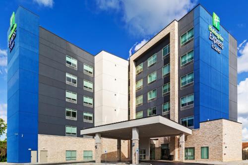 holiday inn express and suites houston n downtown