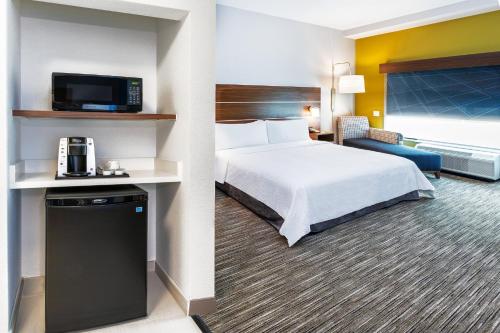 holiday inn express and suites houston n downtown