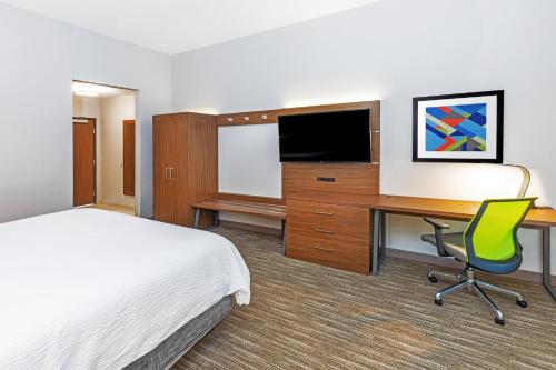 holiday inn express and suites houston n downtown