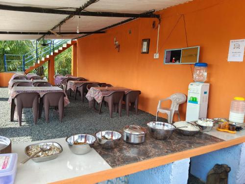 madhav farmhouse