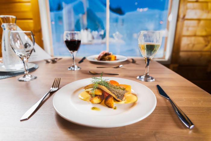 arctic snowhotel and glass igloos