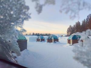 arctic snowhotel and glass igloos