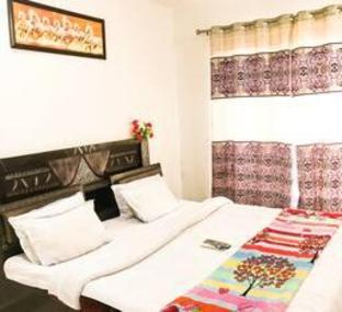 Wonderland Guest House,Opposite Naag Temple Patnitop 182142,2 star