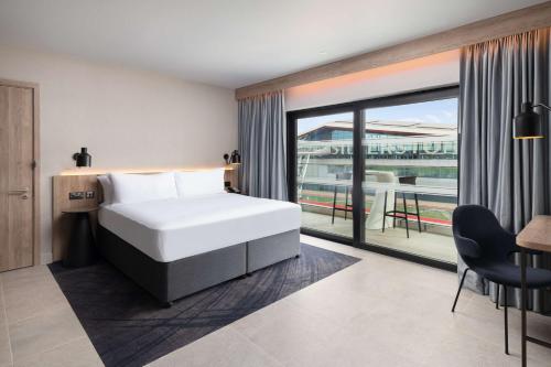hilton garden inn silverstone