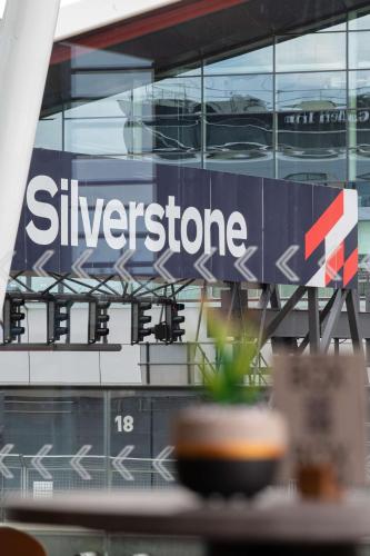 hilton garden inn silverstone