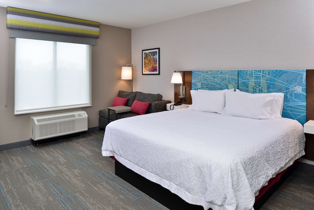 hampton inn and suites adrian